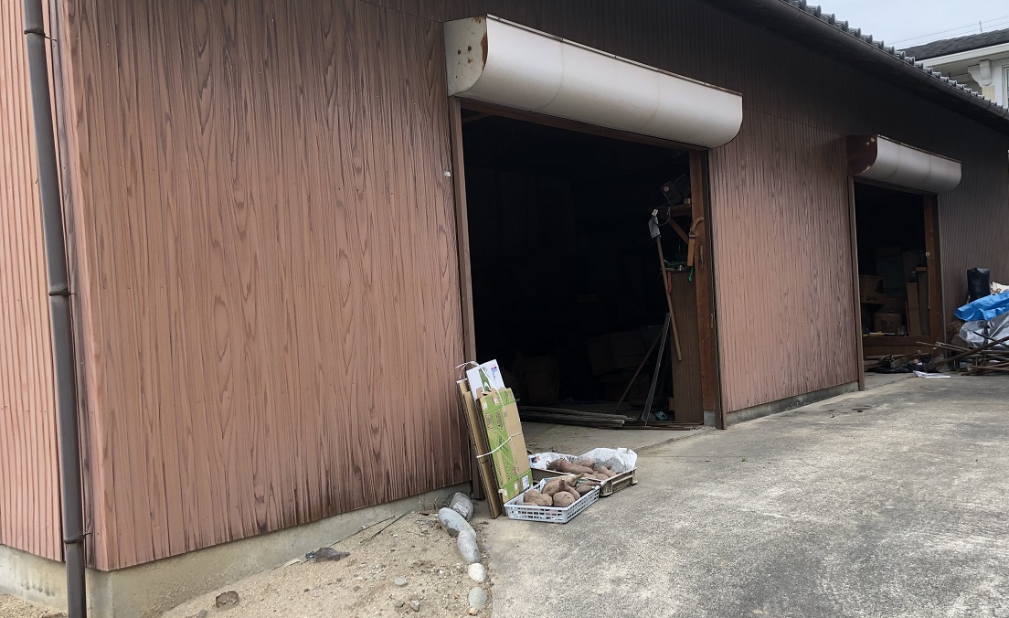 三重県/古い倉庫整理【骨董レトロ品】軍用品・掛け軸・食器・玩具